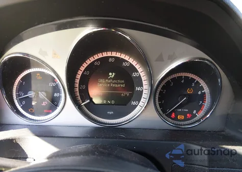 2011 Mercedes-Benz C 300 Luxury 4Matic/Sport 4Matic из США, поврежденный, VIN WDDGF8BB2BR176966